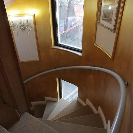 18 Boutique 3* Bucharest