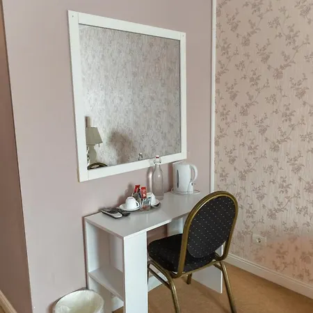 Πανσιόν 18 Boutique