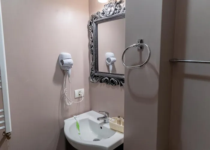 18 Boutique 3* Бухарест