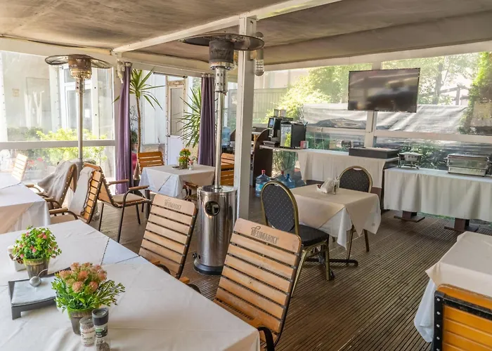 18 Boutique 3* Бухарест