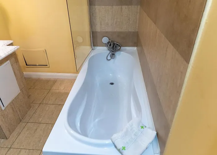 18 Boutique Pensiune Bucureşti