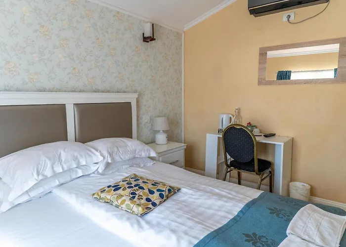 Casa de hóspedes 18 Boutique 3*