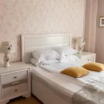 Konukevi 18 Boutique Bükreş
