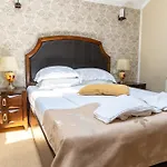 18 Boutique Konukevi Bükreş