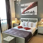 18 Boutique